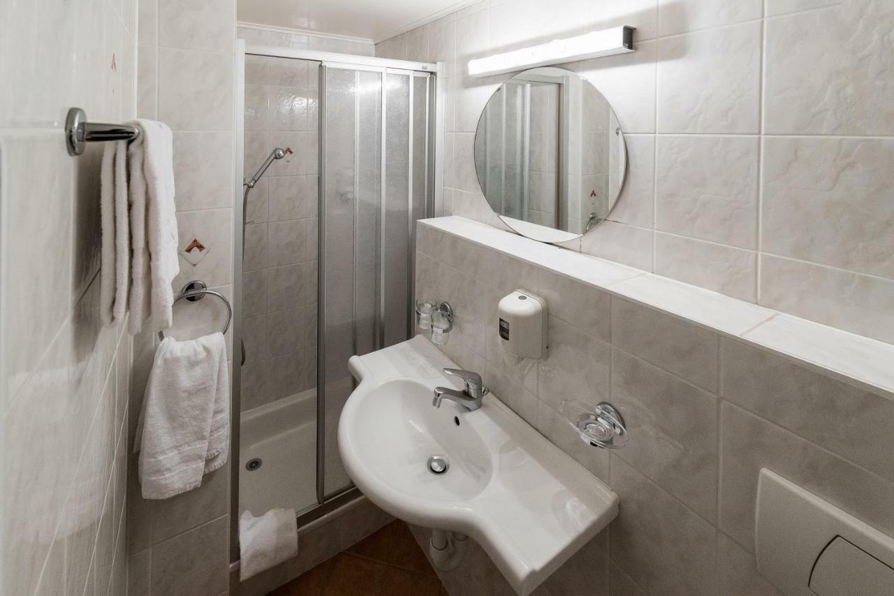 Hotel De La Place Веве Экстерьер фото